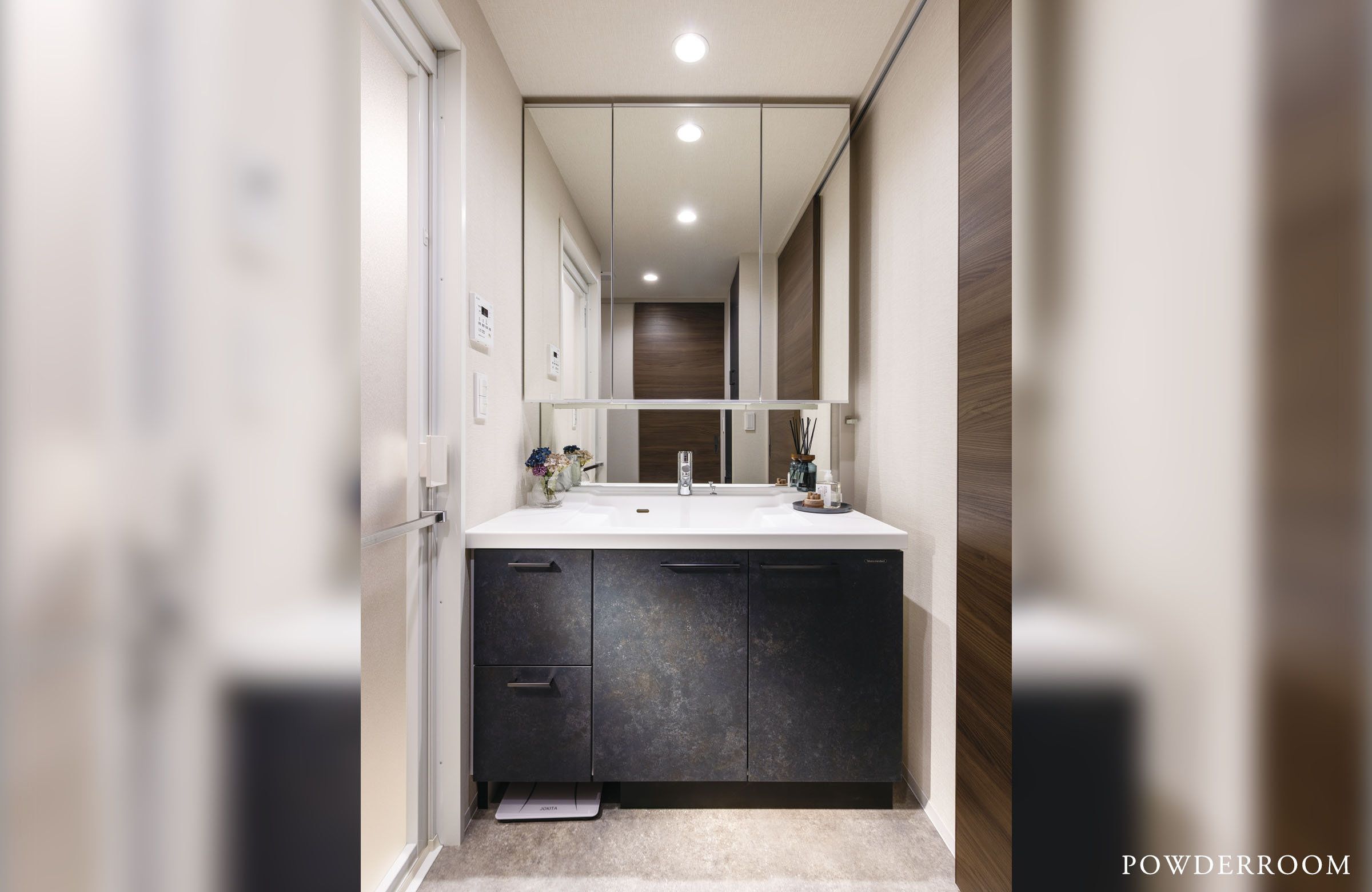 POWDER ROOM